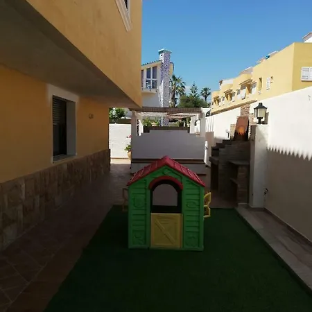 Vakantiehuis Chalet Con Piscina *