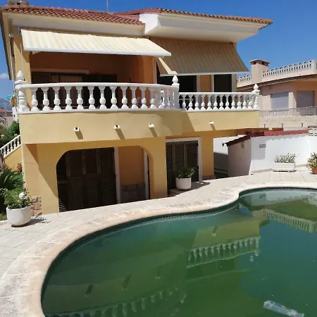 Chalet Con Piscina